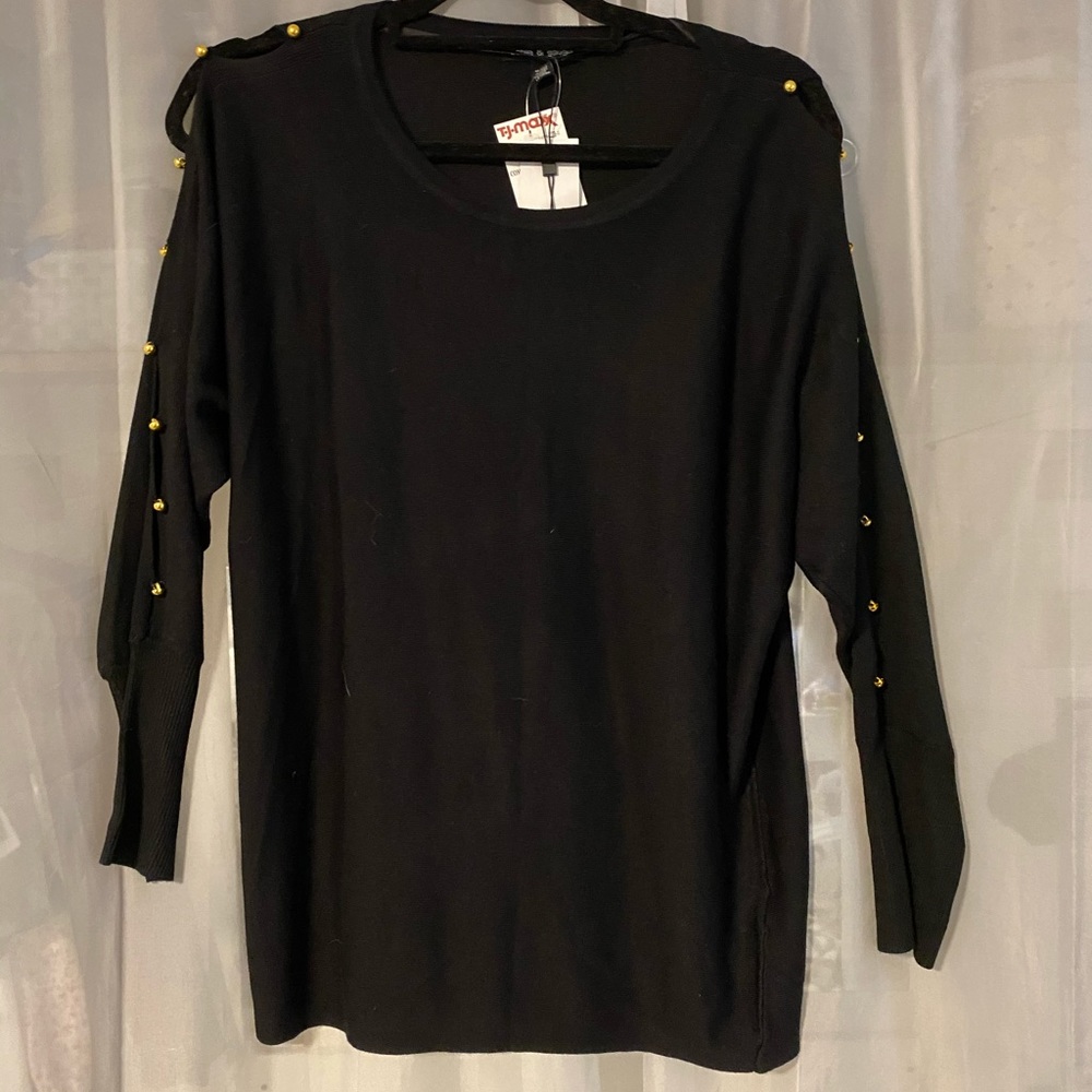 Brand new long sleeve with gold buttons